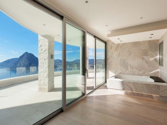 ODM Black Aluminum Sliding Doors Lightning Protection Flucarbon For Villas